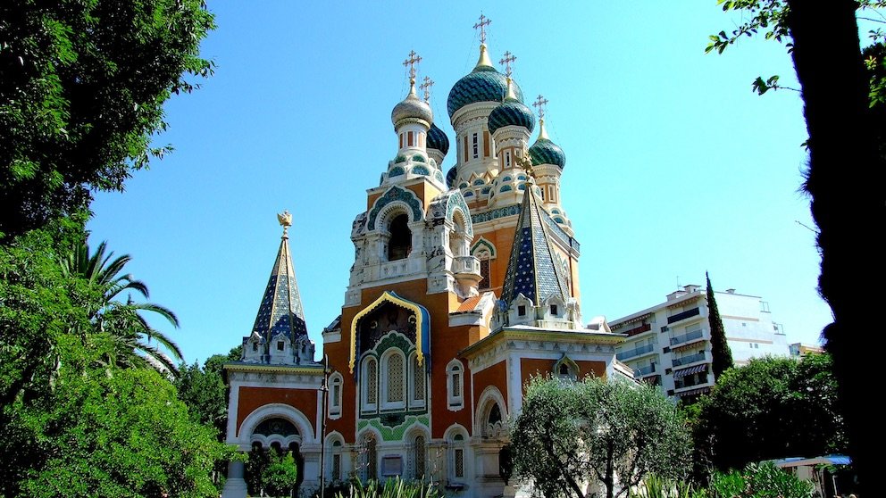 Russian Orthodox Church, Nice, seen during a sightseeing day trip with Sunny Days Prestige Travel. Image courtesy: http://www.panoramio.com (http://www.google.com)