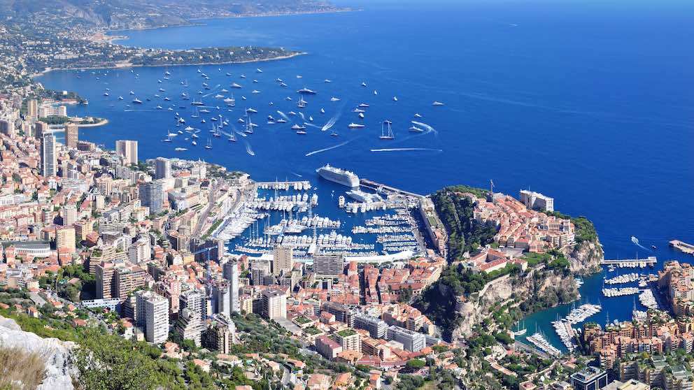 Panorama of Monaco seen during a day trip with Sunny Days Prestige Travel. Image courtsey: https://commons.wikimedia.org